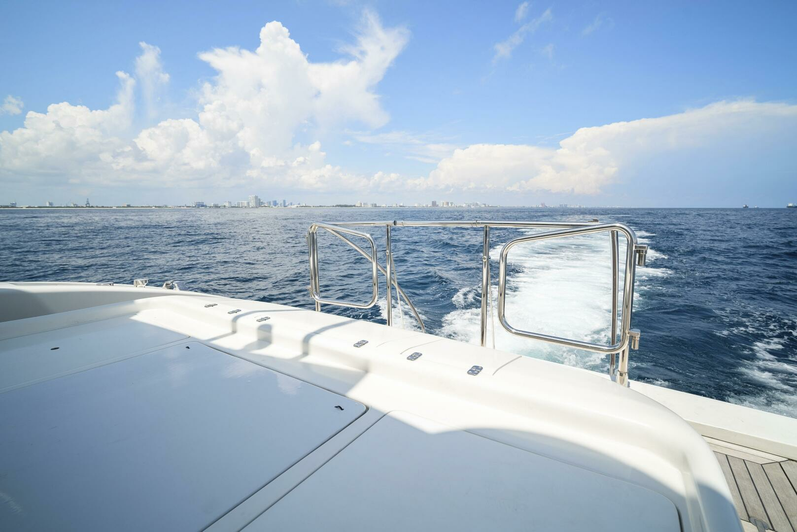 2001 Mangusta 72 - Image 33