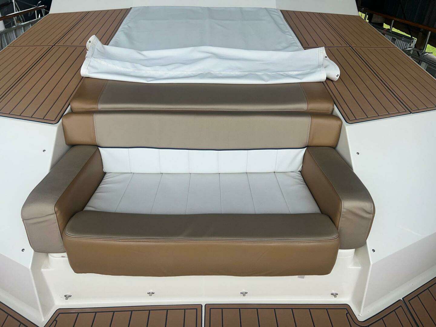 1988 Hatteras Motor Yacht - Image 14