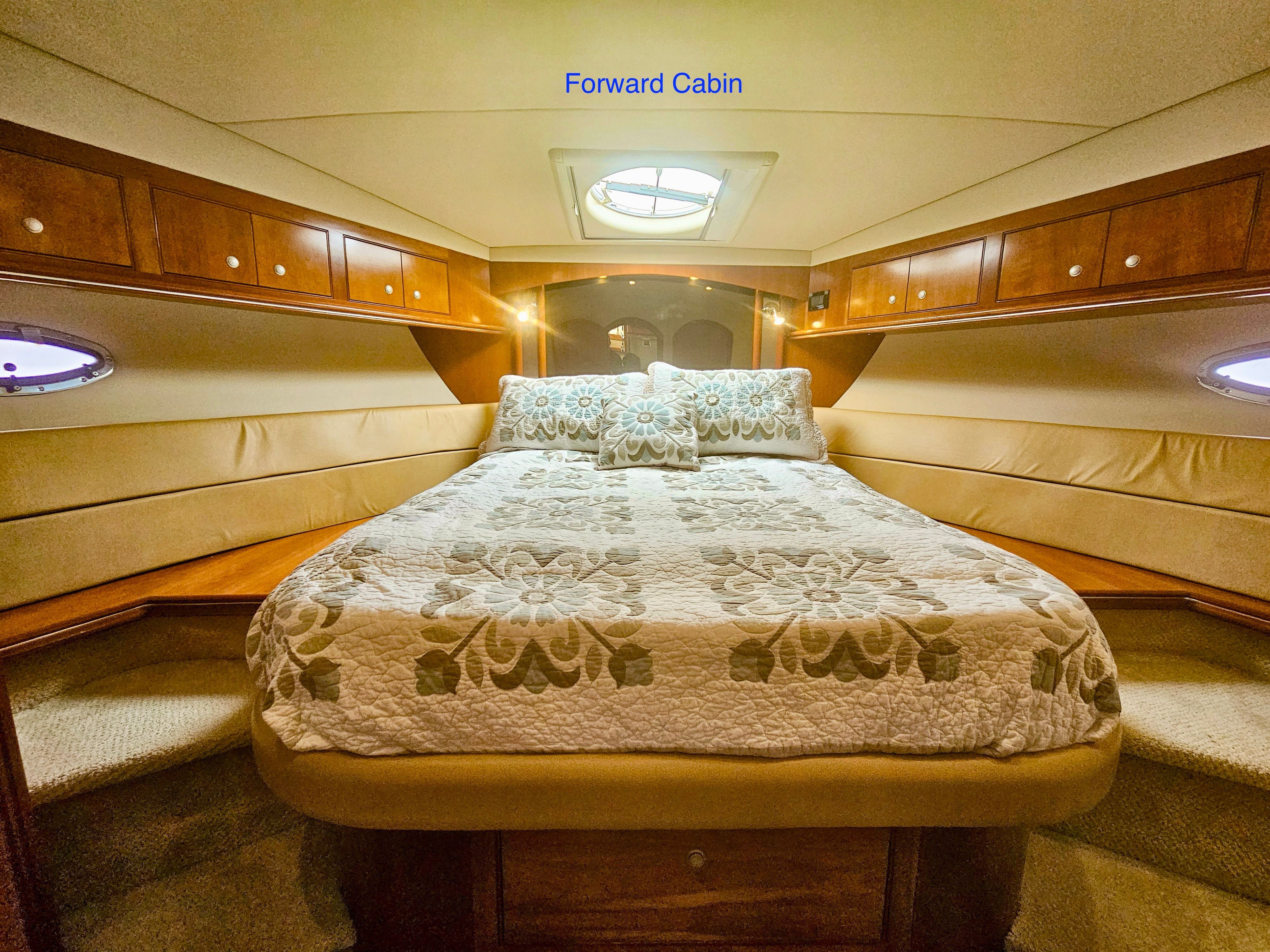 2008 Cruisers Yachts 455 Express Motoryacht - 29