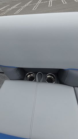 2026 Bentley Pontoons BENTLEY BOLT With 150Hp Mercury Four-Stroke Motor - 39