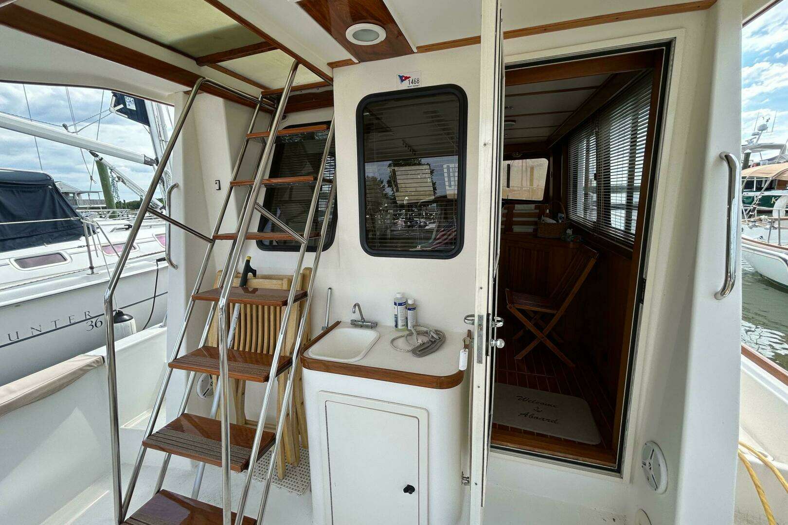 2004 Sabre 36 Flybridge - Image 18