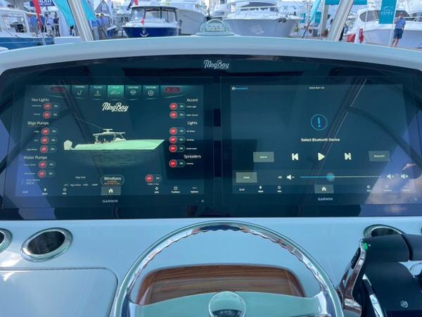 2026 Mag Bay 43 Center Console - 72