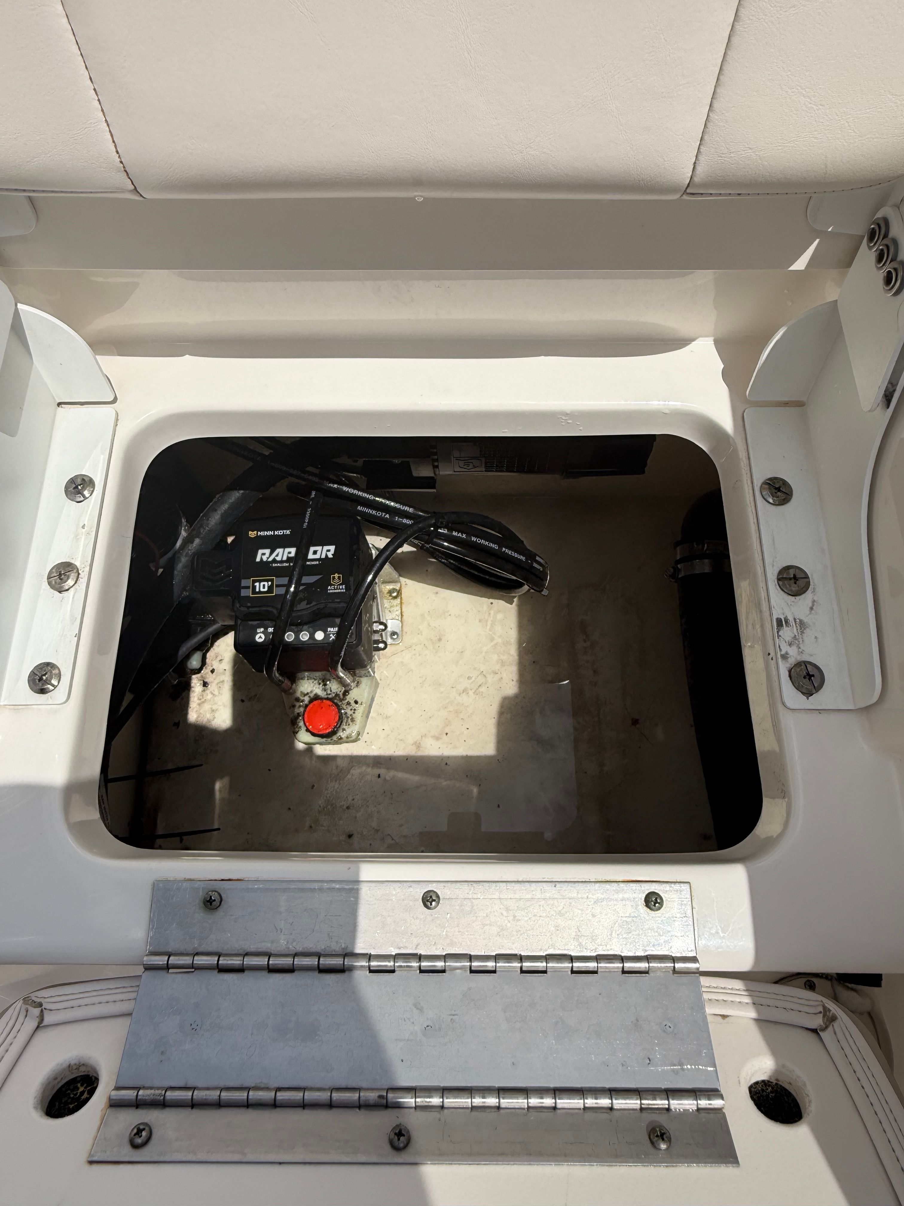 2017 Robalo R180 Center Console - 10