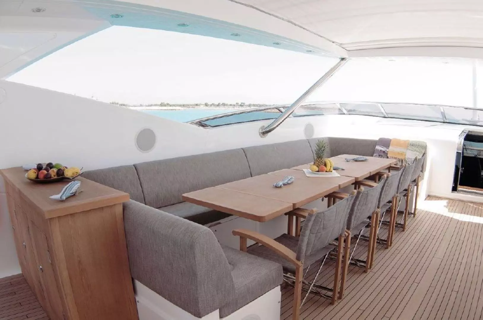 2011 Sunseeker Yacht - Image 9