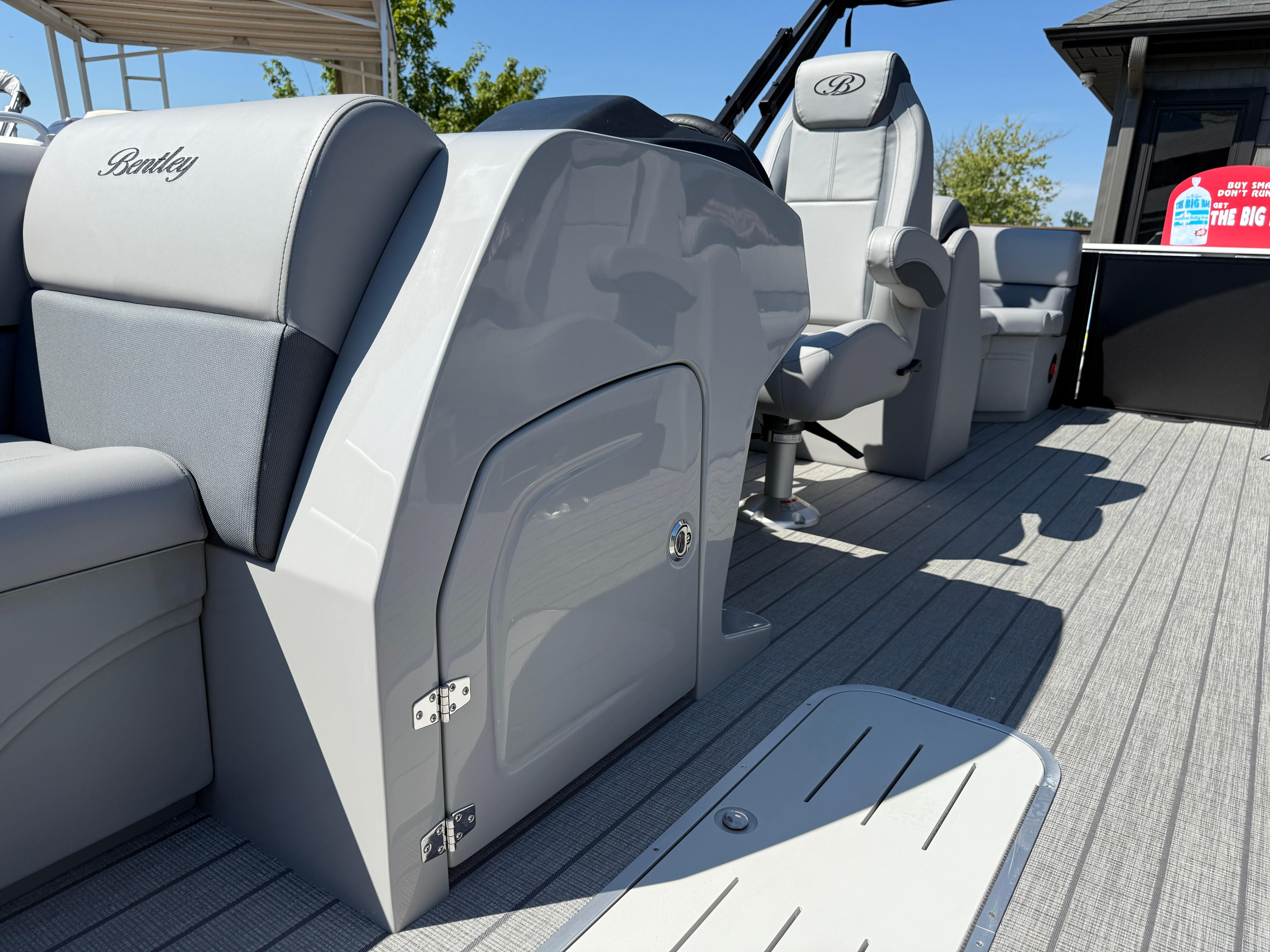 2026 Bentley Pontoons Legacy 223 Navigator interior with sleek seating and modern design.