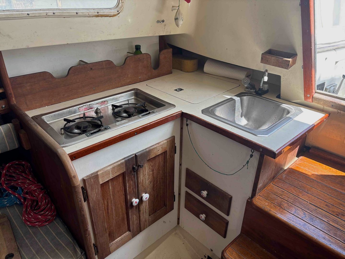 1977 Hunter 27 - 10