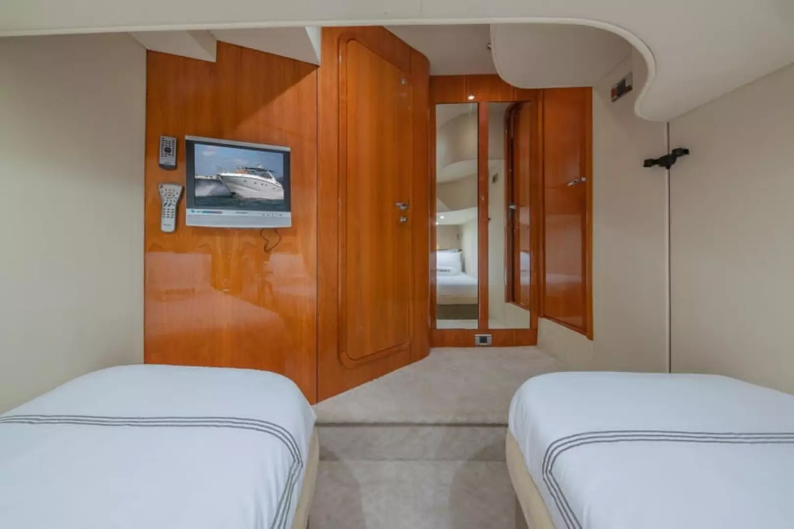 2006 Sunseeker Portofino 46 - Image 13