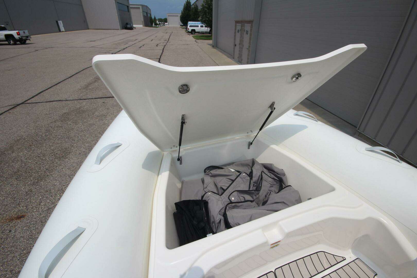 2024 Zodiac Medline 7.5 NEO - Image 31