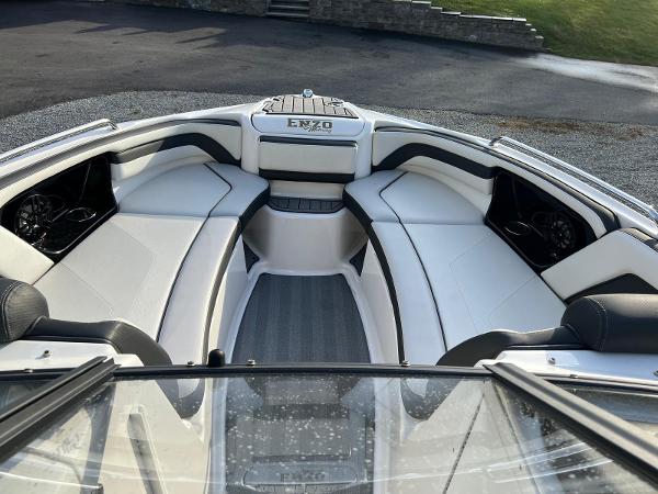 2019 Yamaha Boats 242 Limited S - 13