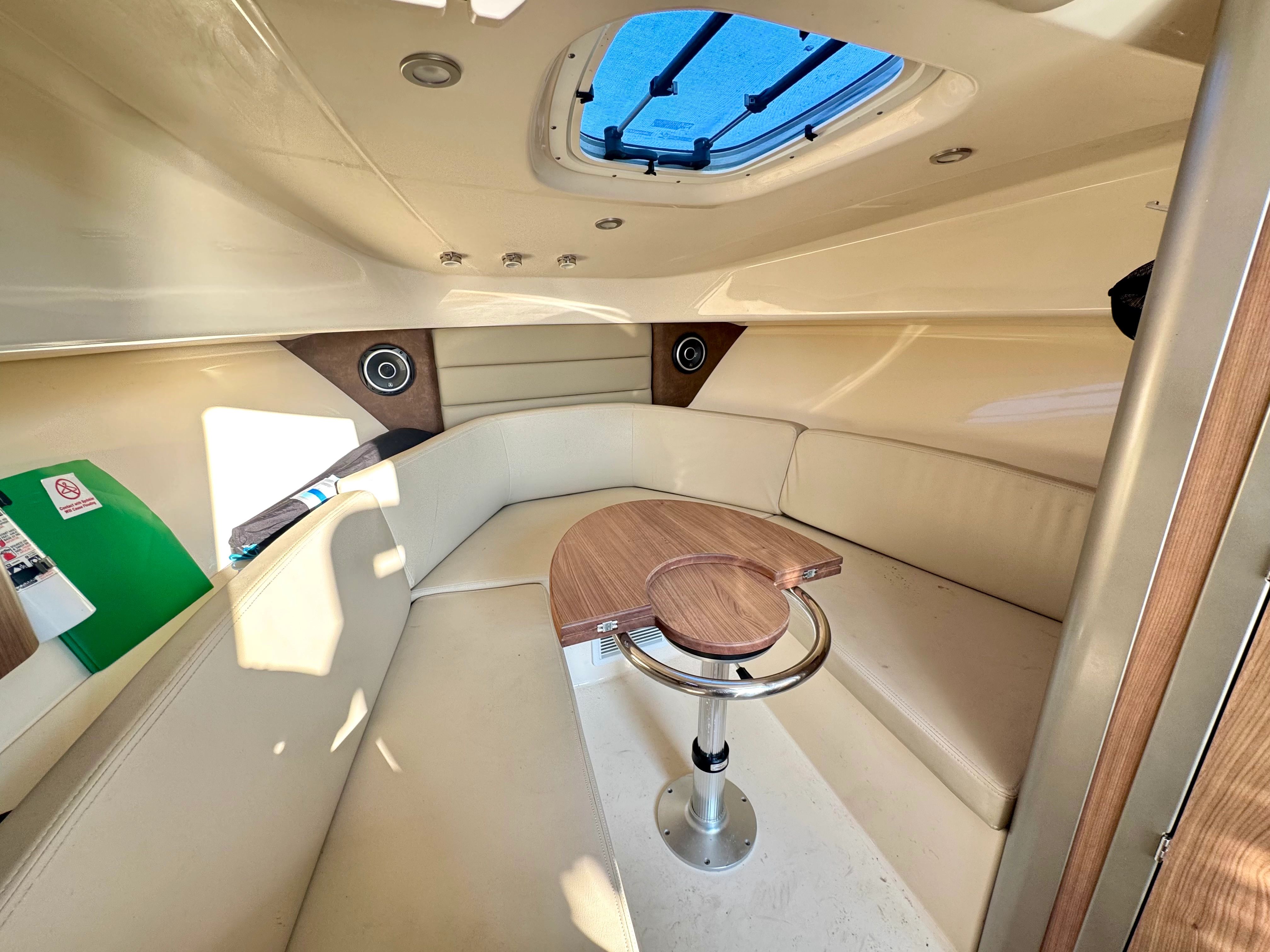 2020 Boston Whaler 285 Conquest - 29