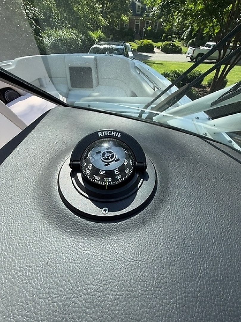 2020 Boston Whaler Vantage 230 - Image 31