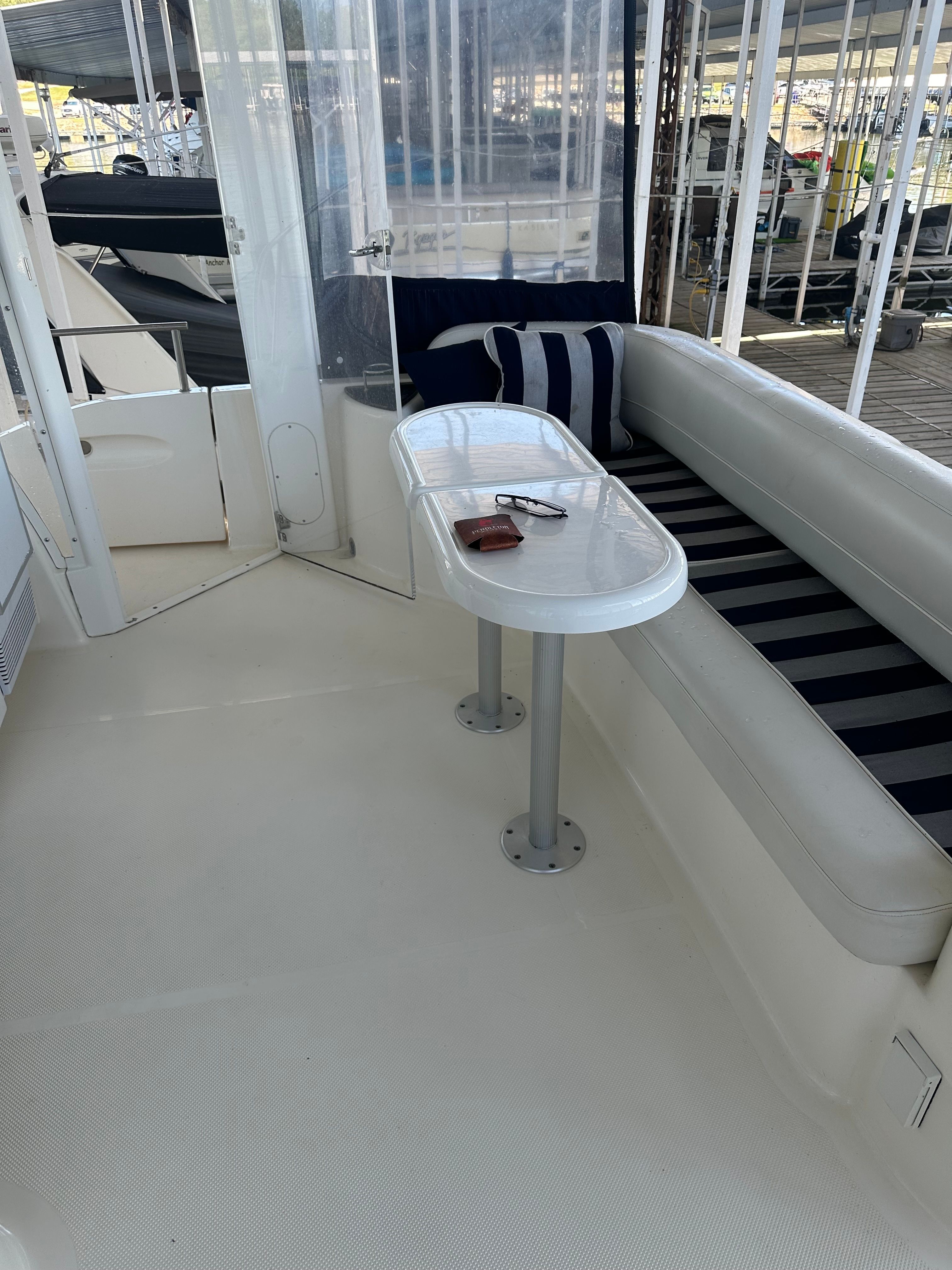 Interior of a 2007 Meridian 459 Motoryacht with seating area.