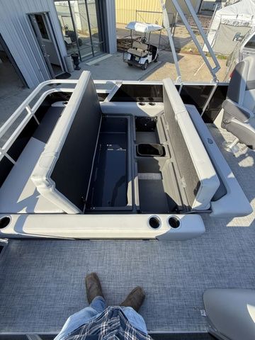 2026 Sun Tracker Party Barge 22 RF XP3 - 15