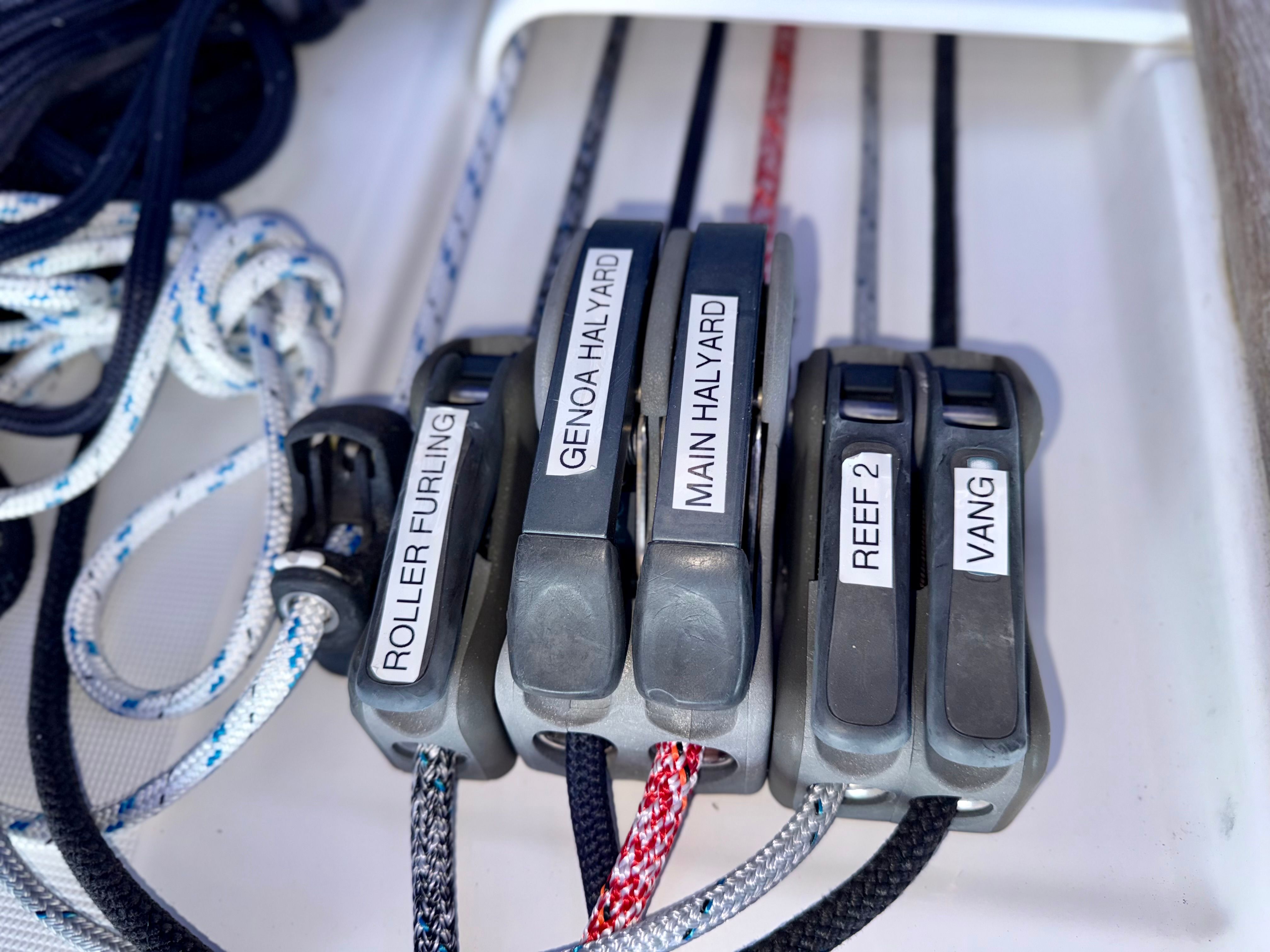 2018 Jeanneau Sun Odyssey 389 - 13