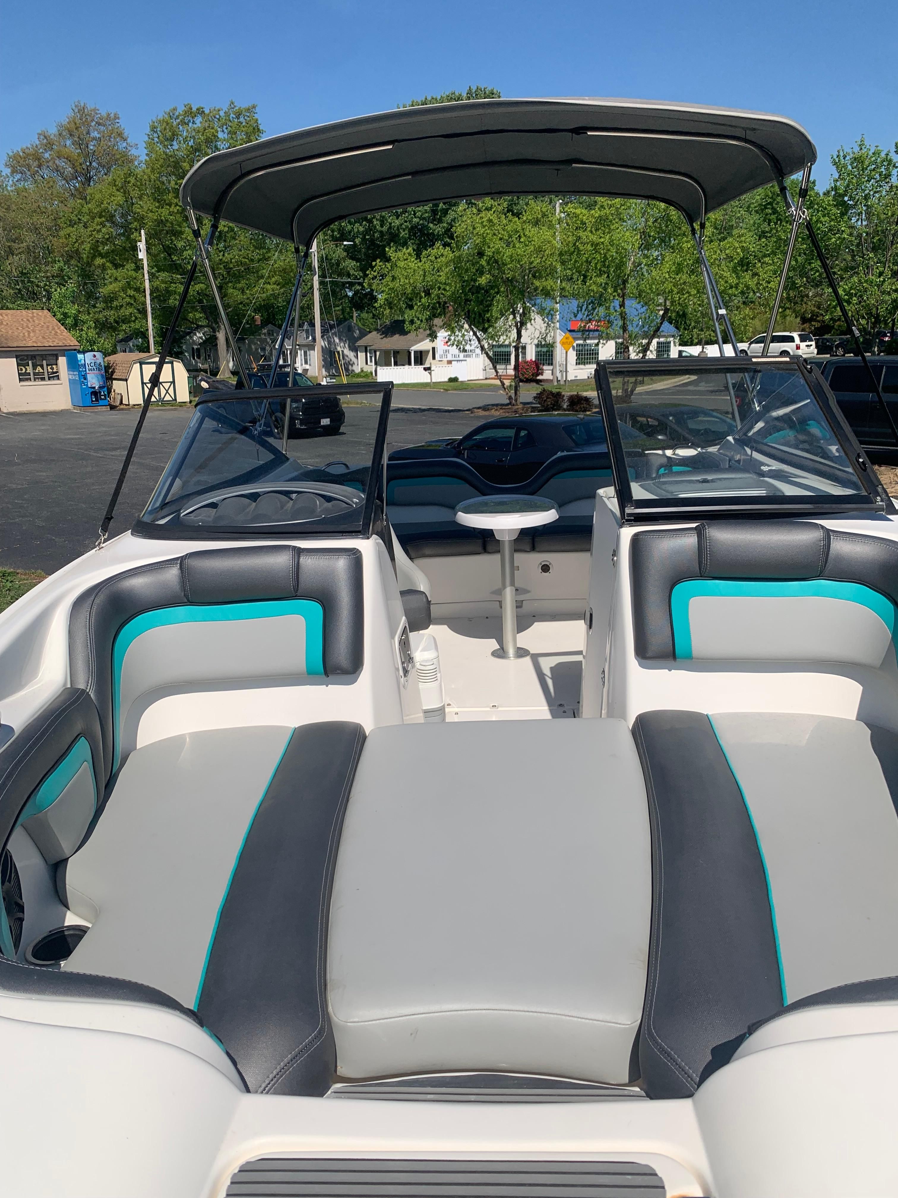 2010 Yamaha Boats 212SS - 13