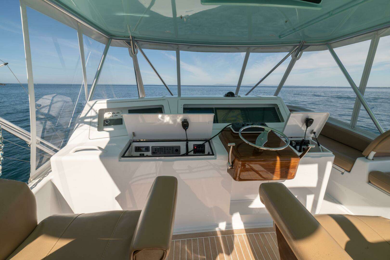 2006 Viking 56 Convertible - Image 7