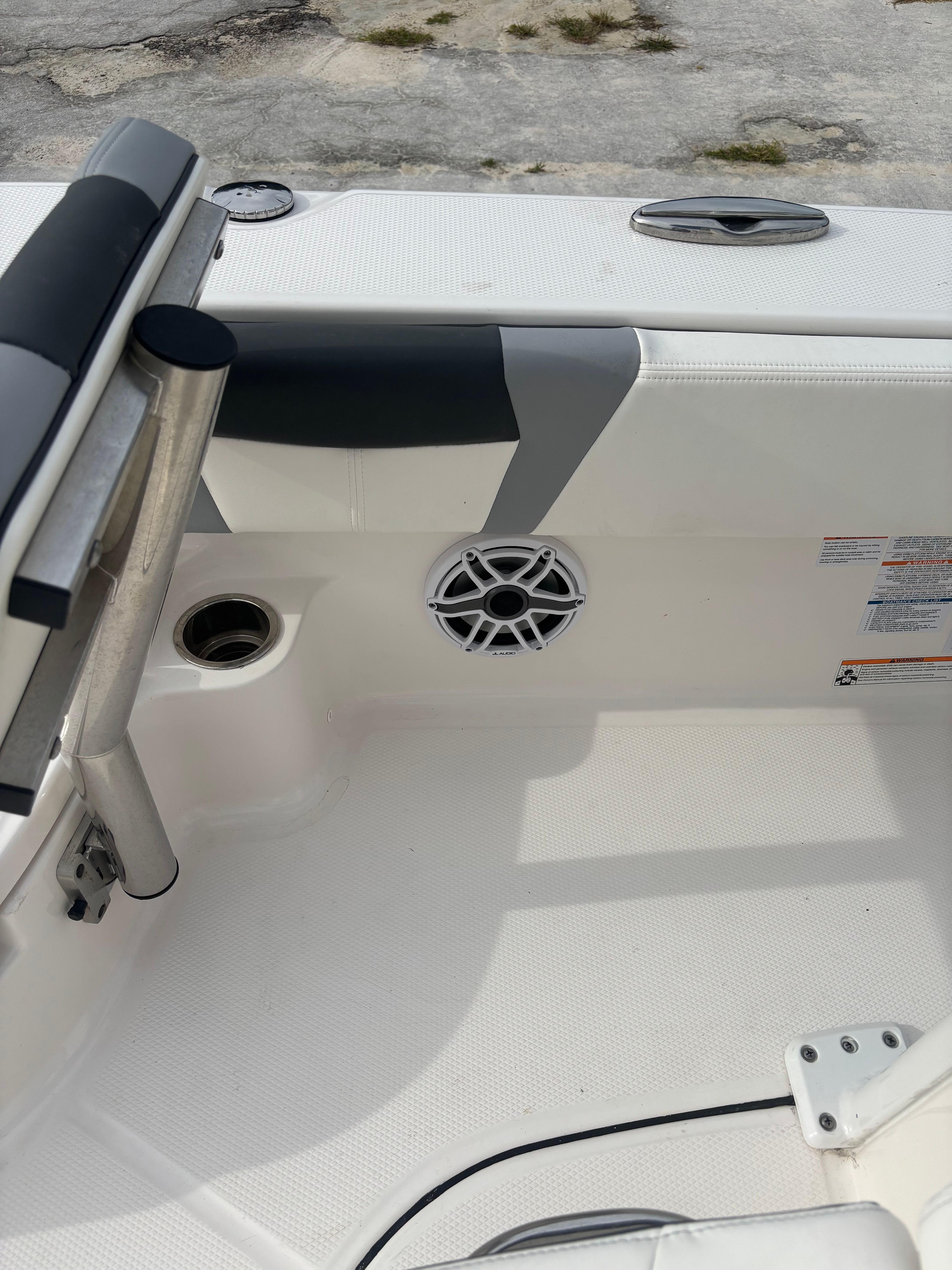 2024 Robalo CAYMAN - 24
