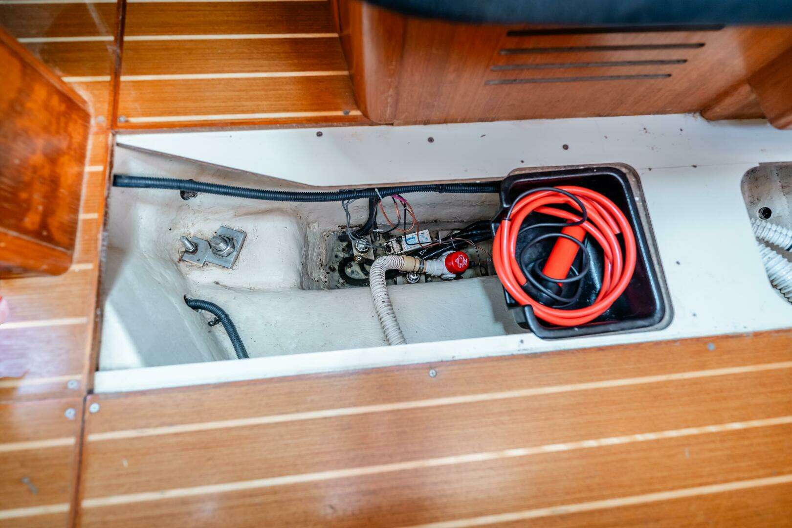 2003 Hunter 356 - Image 12
