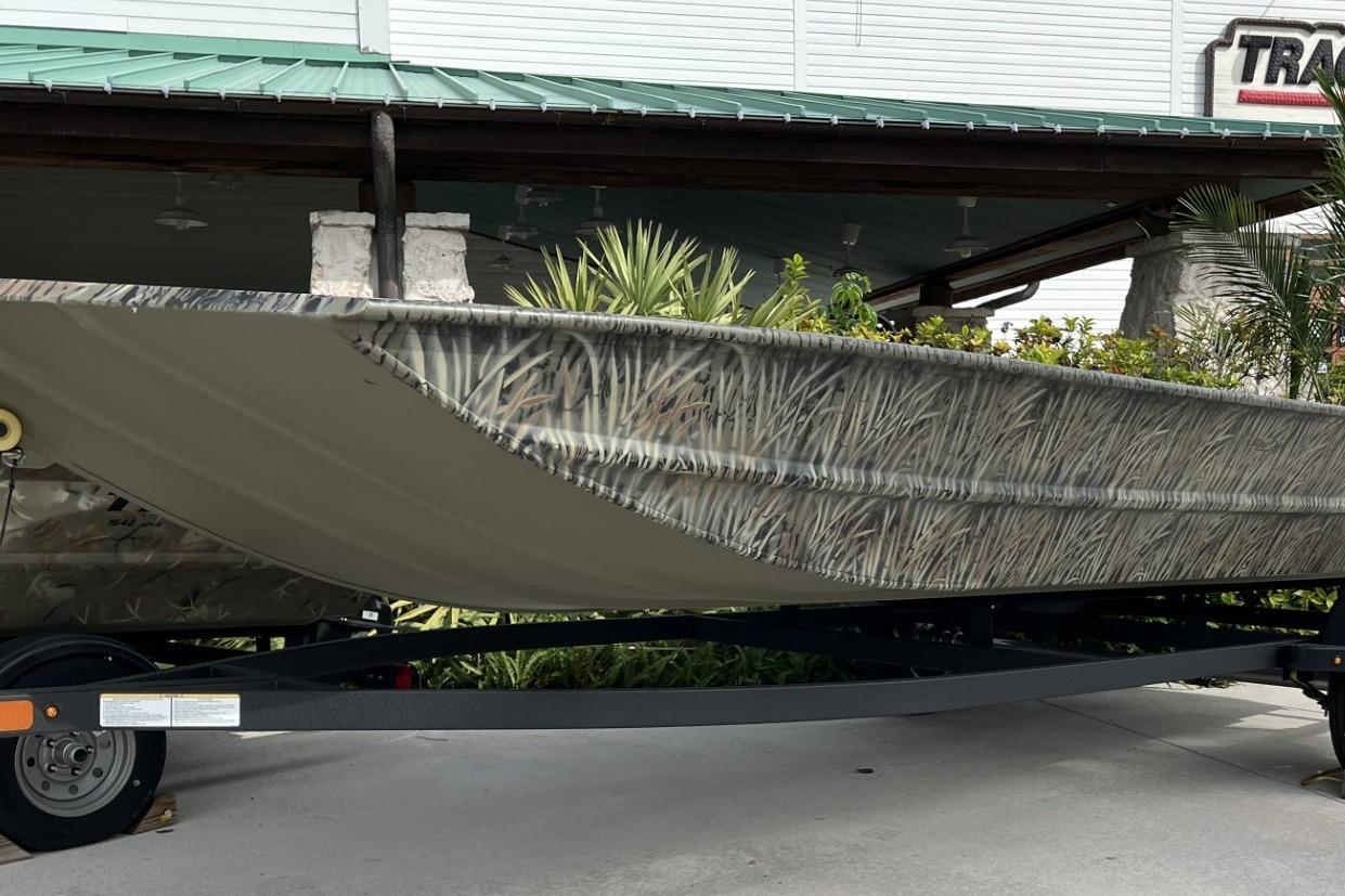 2025 Tracker Grizzly 1860 Utility