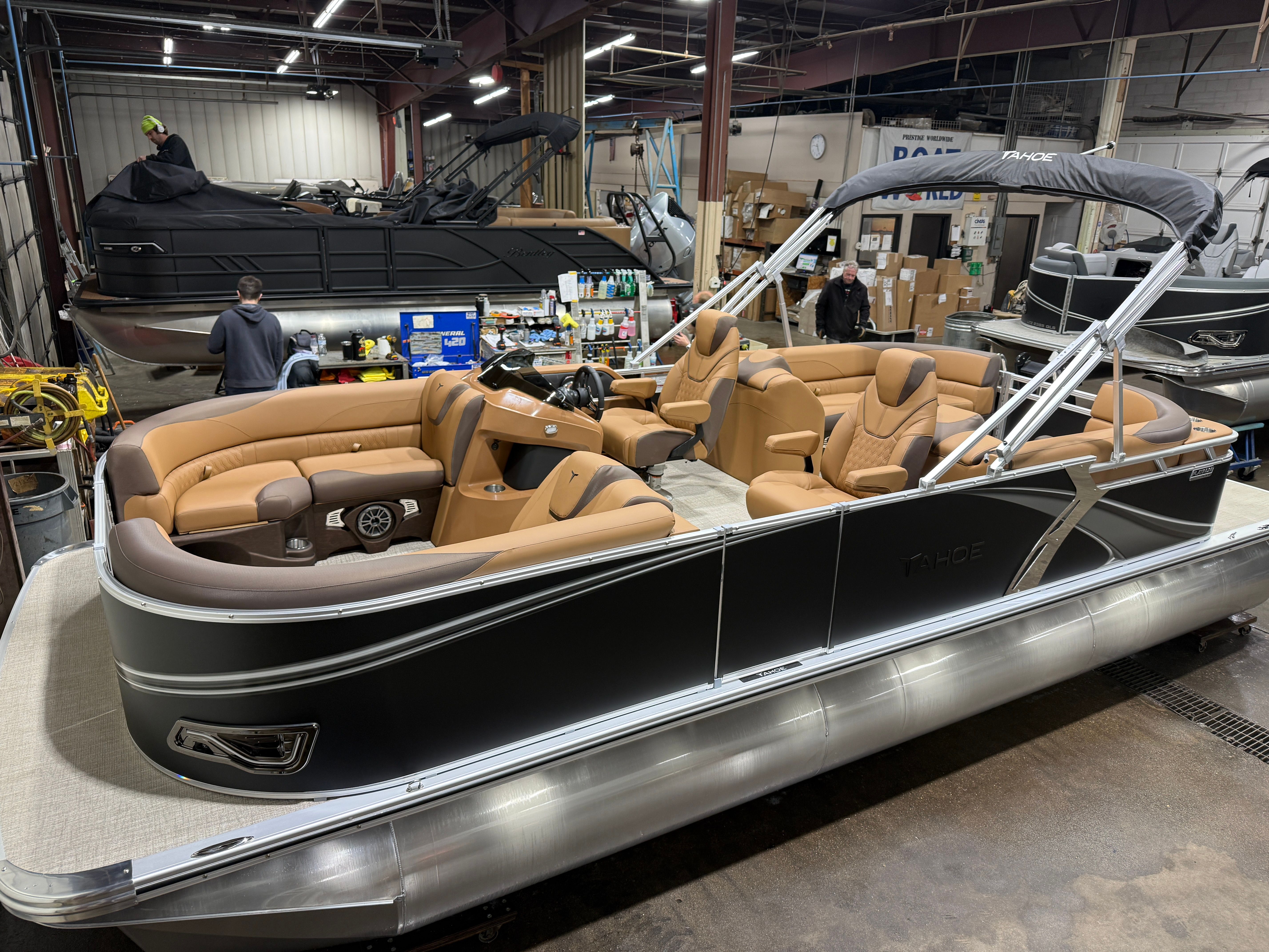 2026 Tahoe LTZ 2385 Quad Lounge & 4-Stroke