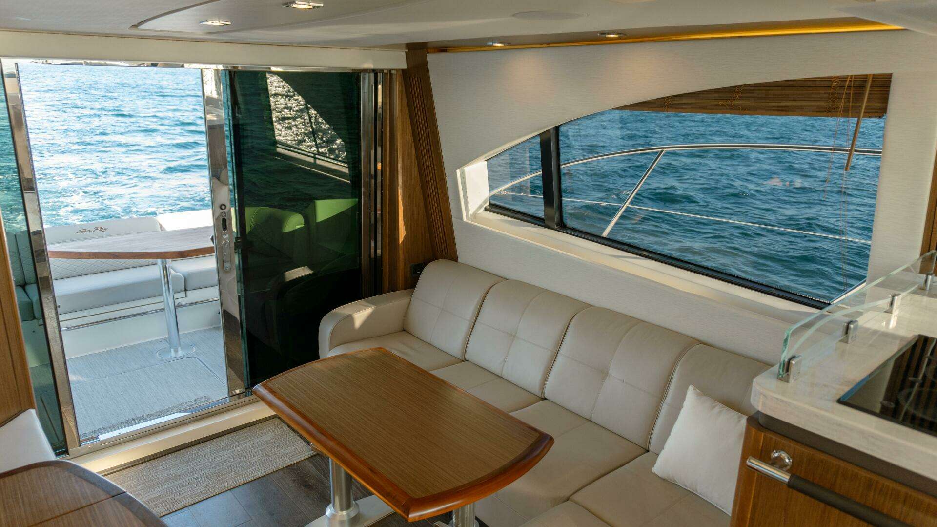 2017 Sea Ray 51 Flybridge - Image 7