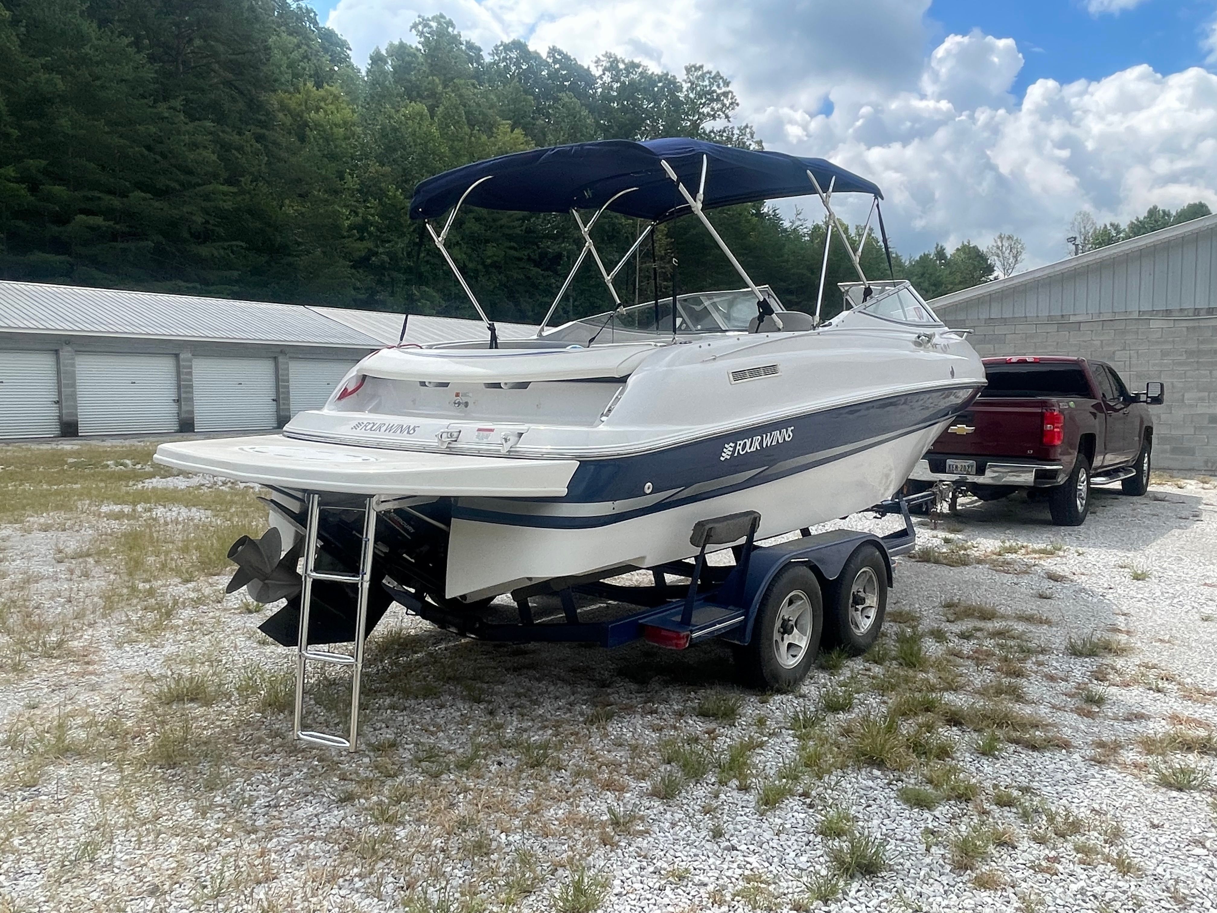 2002 Four Winns 225 Sundowner - 2