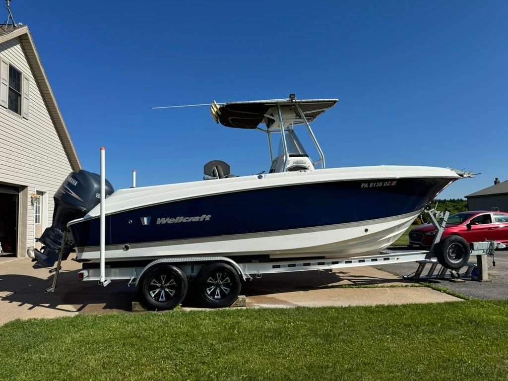 2007 Wellcraft 252 Fisherman