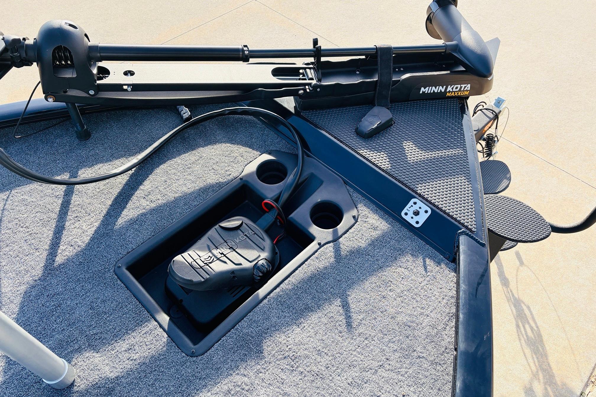 2025 Tracker Savage 215 boat deck with Minn Kota Maxxum trolling motor.