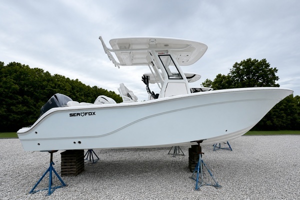 2025 Sea Fox 228 Commander