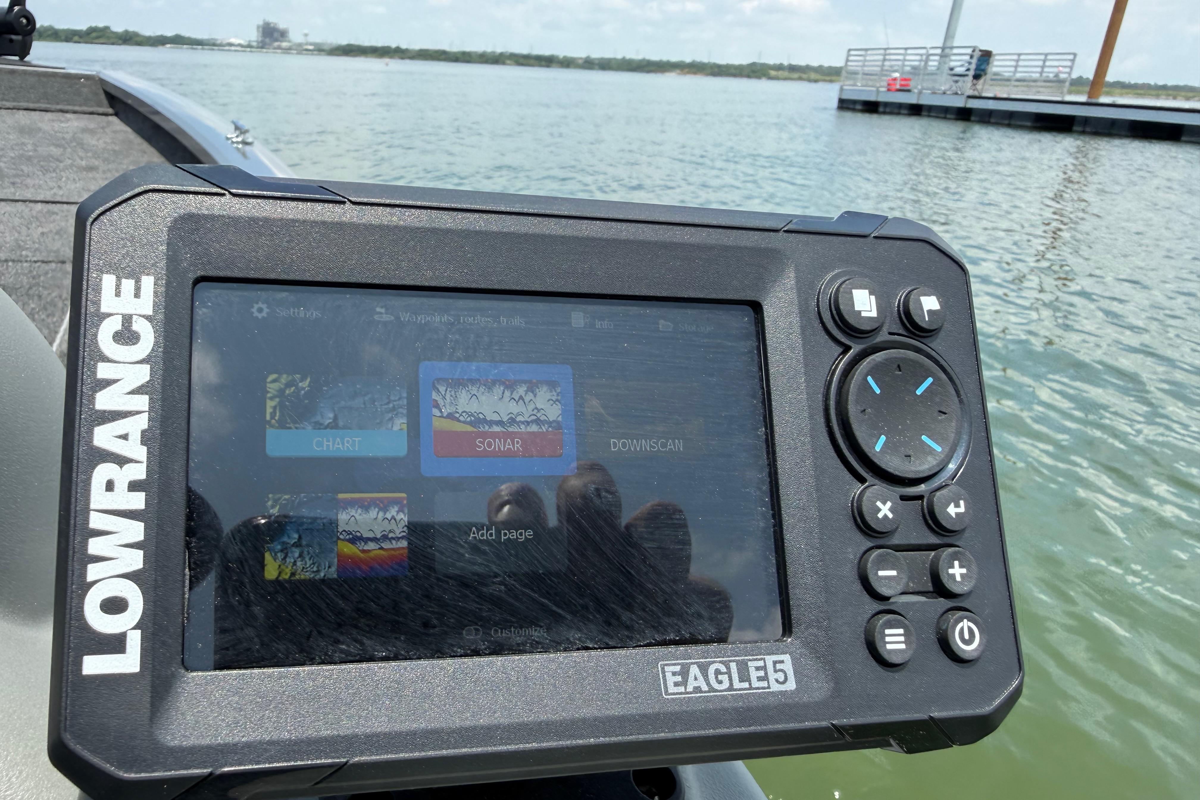Fishfinder display on 2015 Tracker Pro Team 190 TX boat, showing sonar and chart options.