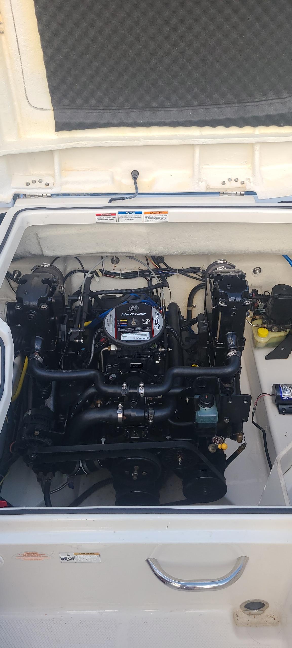 2015 Bayliner 642 Overnighter - 16