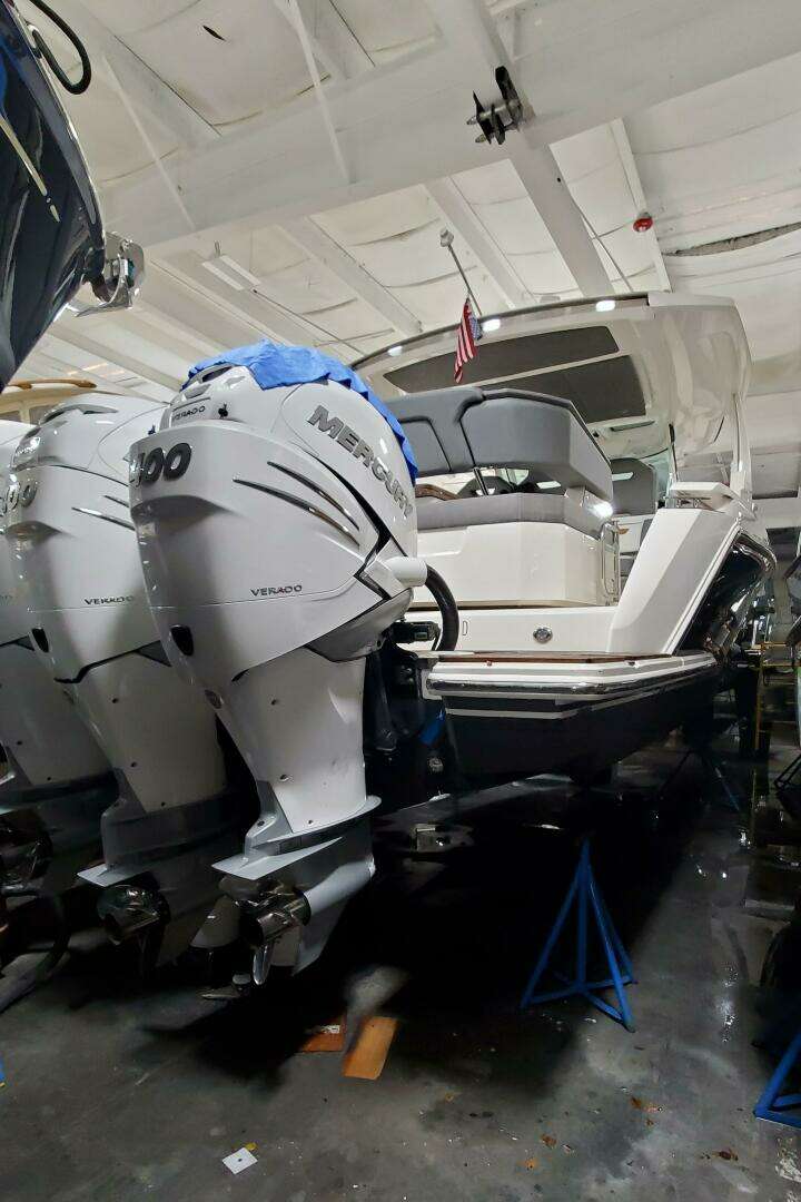 2021 Tiara Yachts 38 LS - Image 27