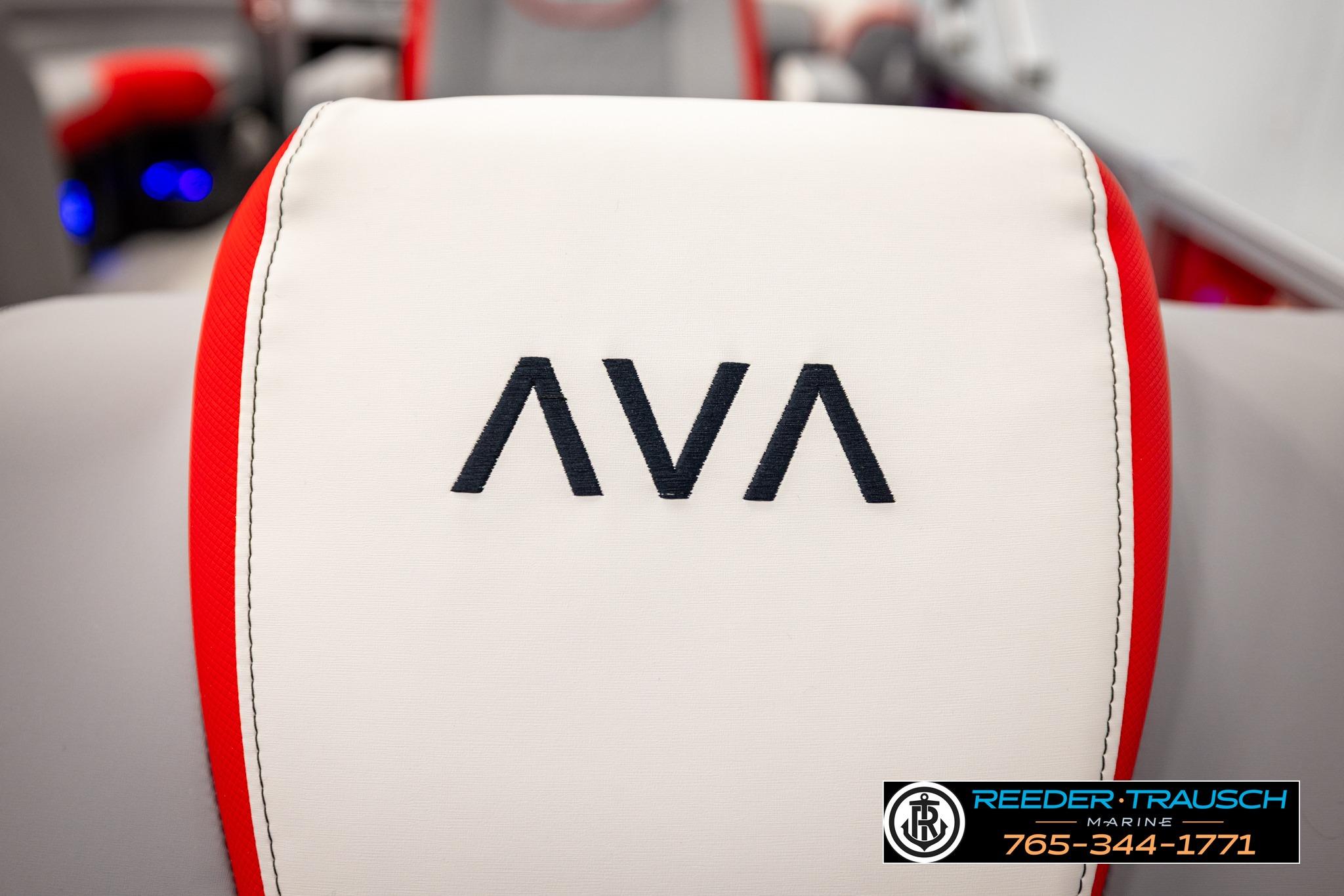 2026 Avalon LSZ QL boat seat with red accents and logo.