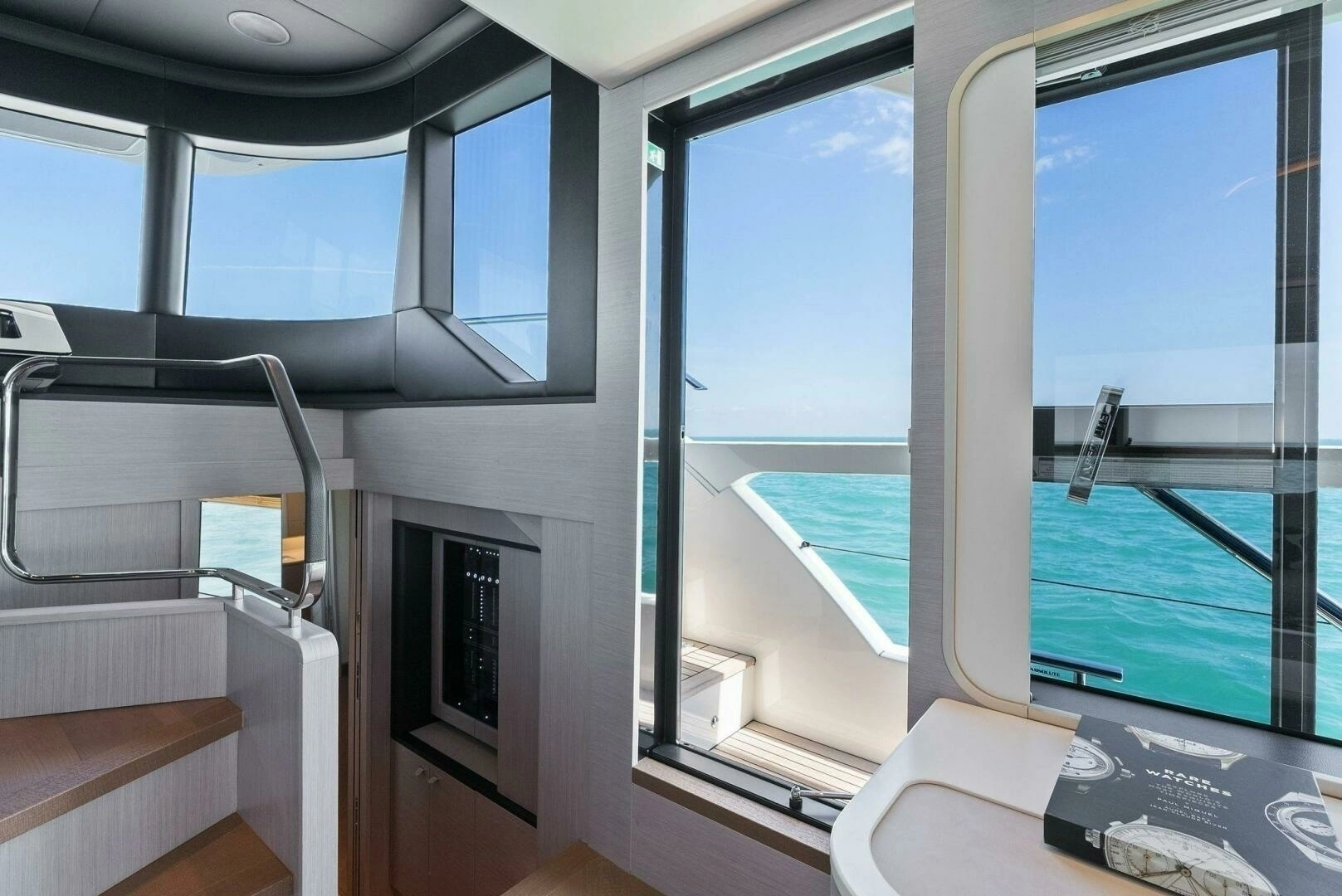 2026 Absolute 70 Navetta - Image 17
