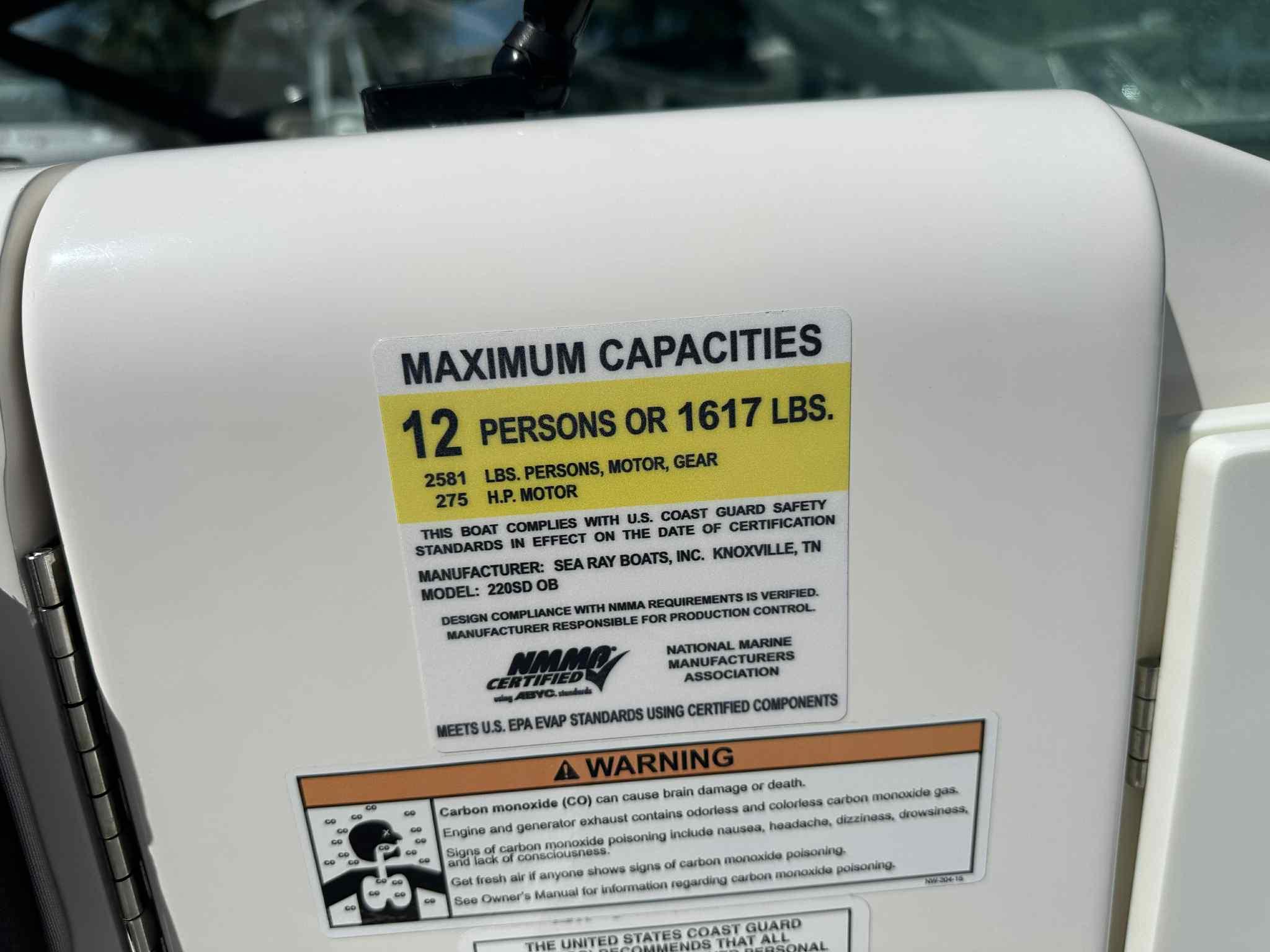 2017 SEA RAY 220 SDX - Image 20