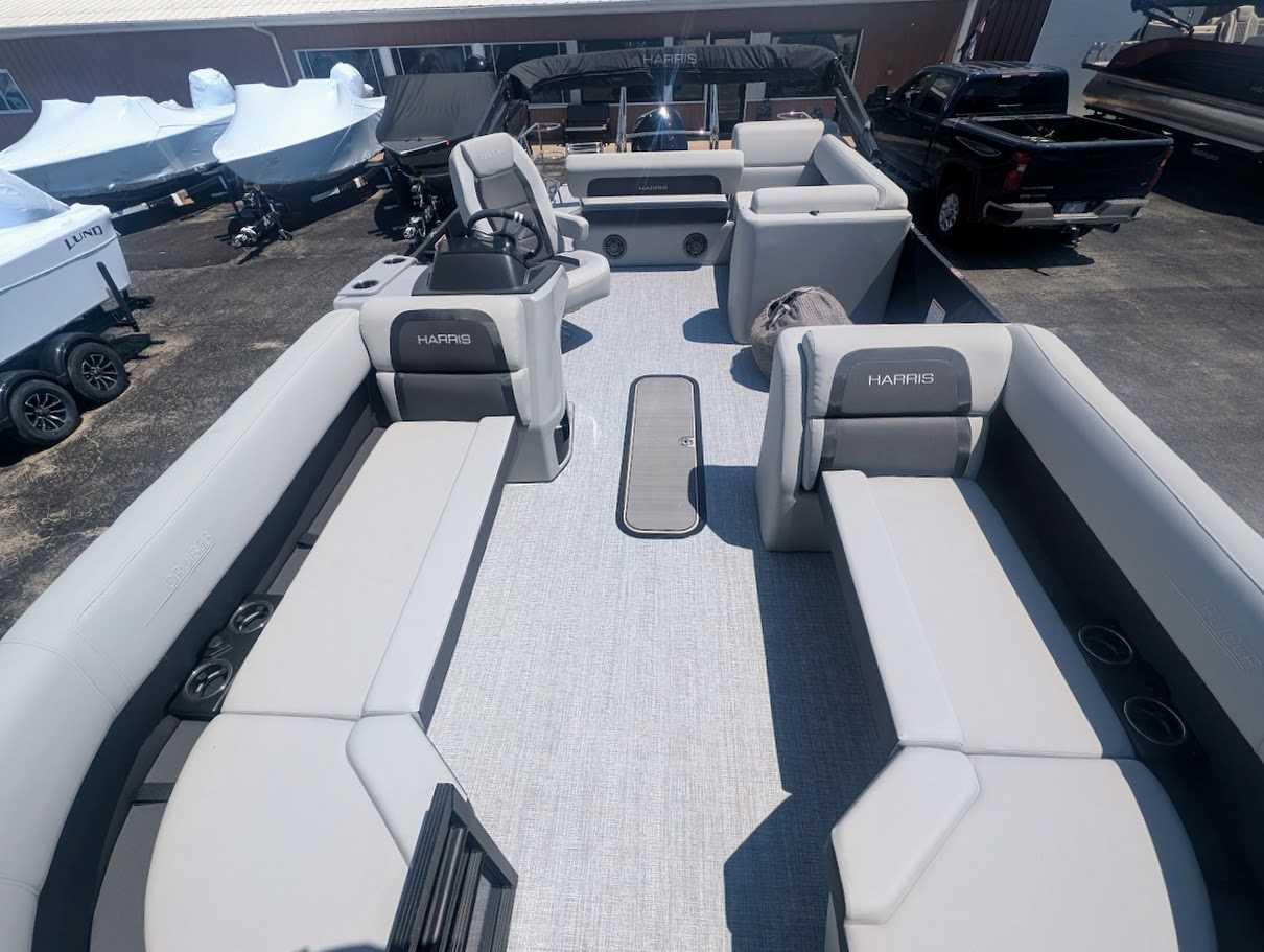 2025 Harris 230 Sun Lounger Tritoon
