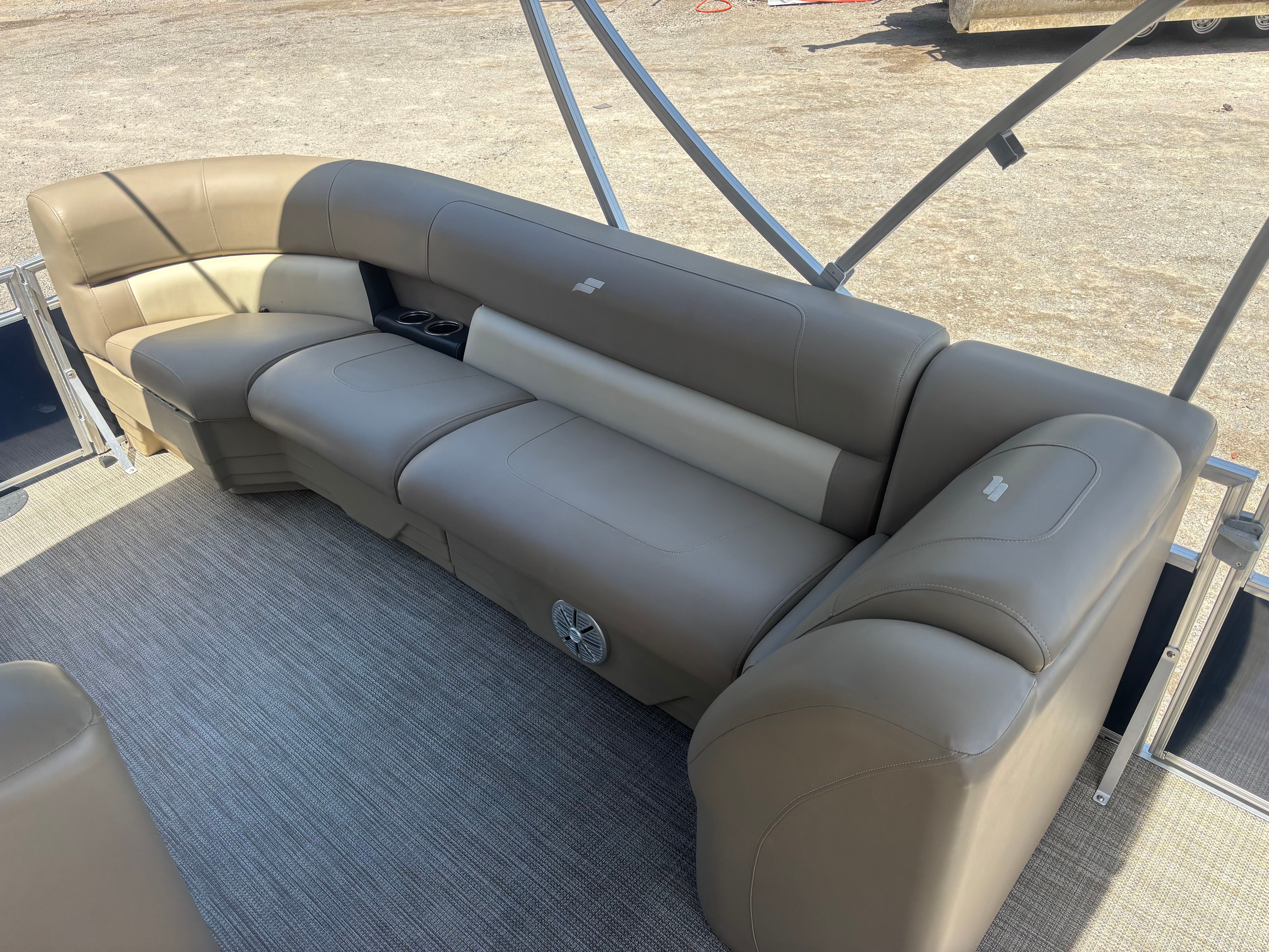 2022 SYLVAN LX 22 R - Image 8