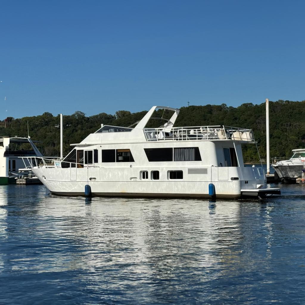 1996 Skipperliner 560 Coastal Cruiser