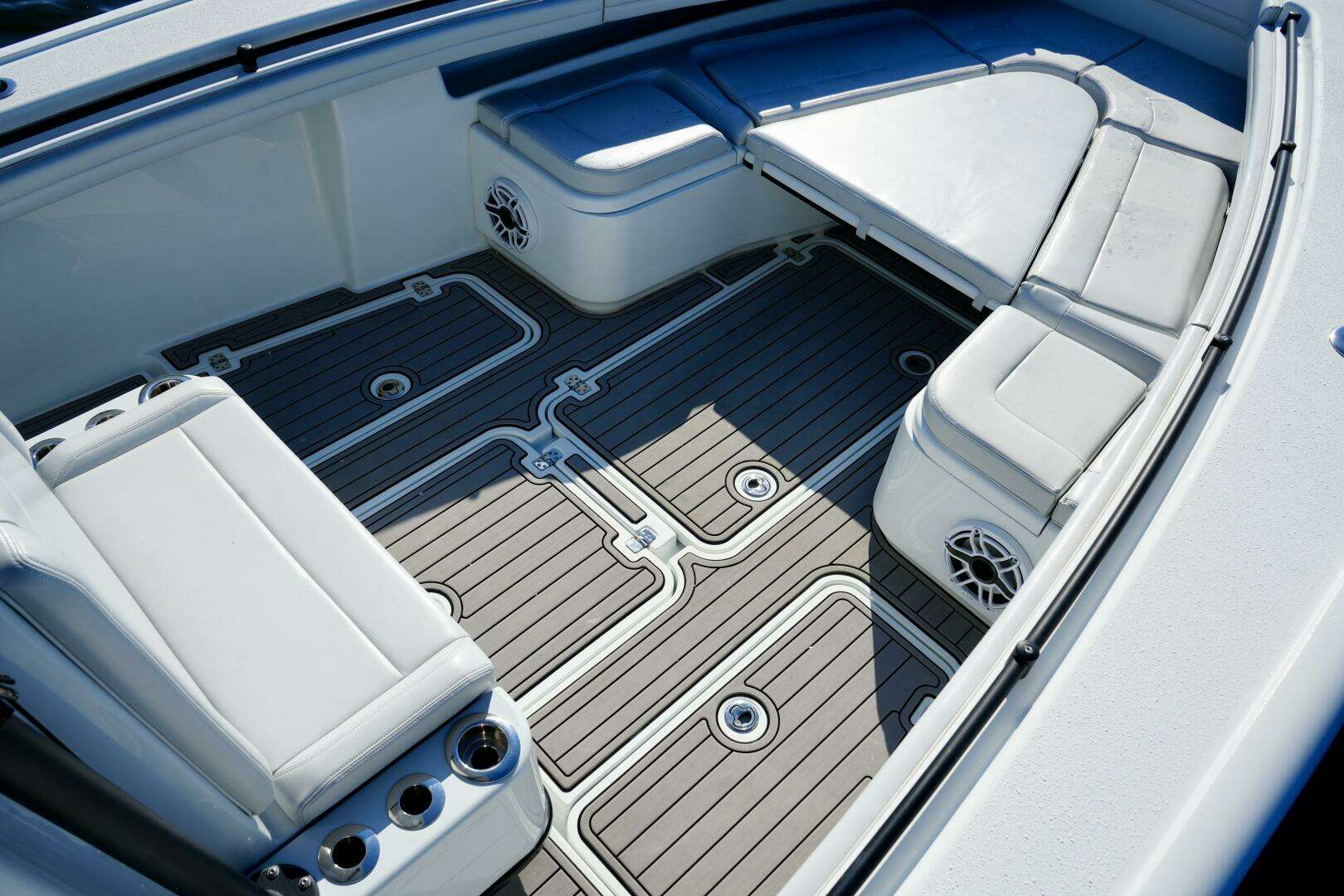 2023 Yellowfin 32 Offshore - Image 13
