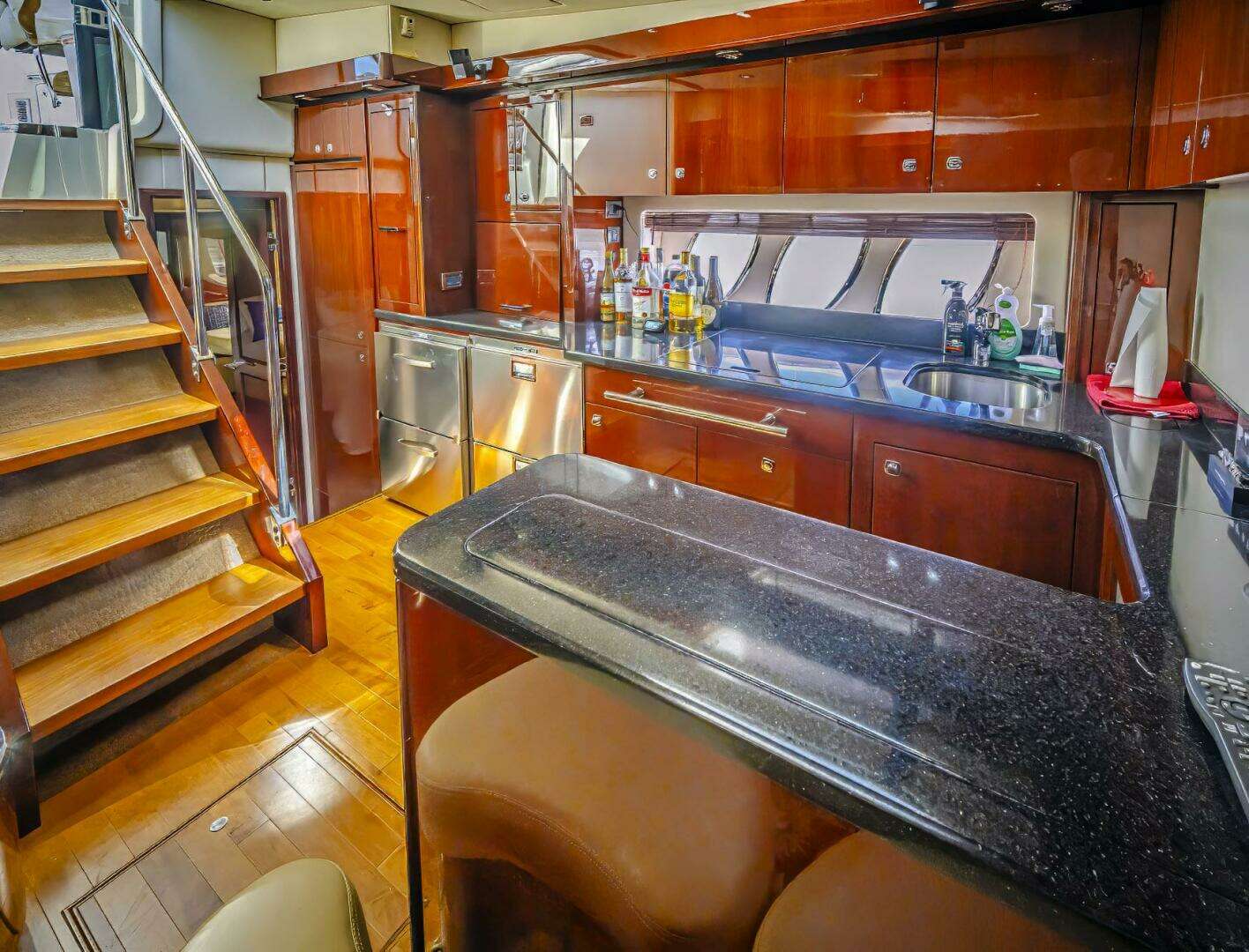 2011 Sea Ray 580 Sundancer - Image 18