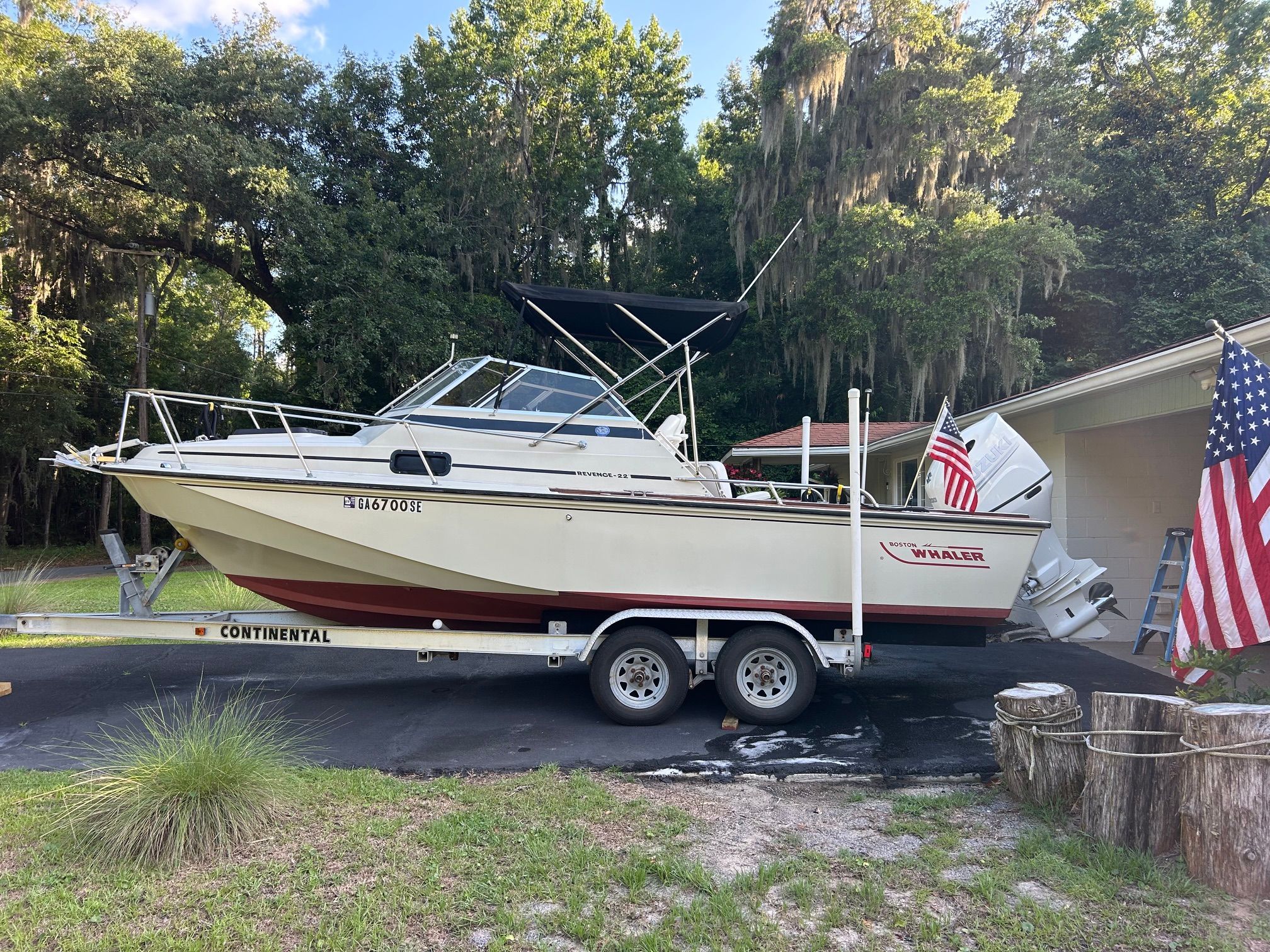 1984 Boston Whaler Revenge WA