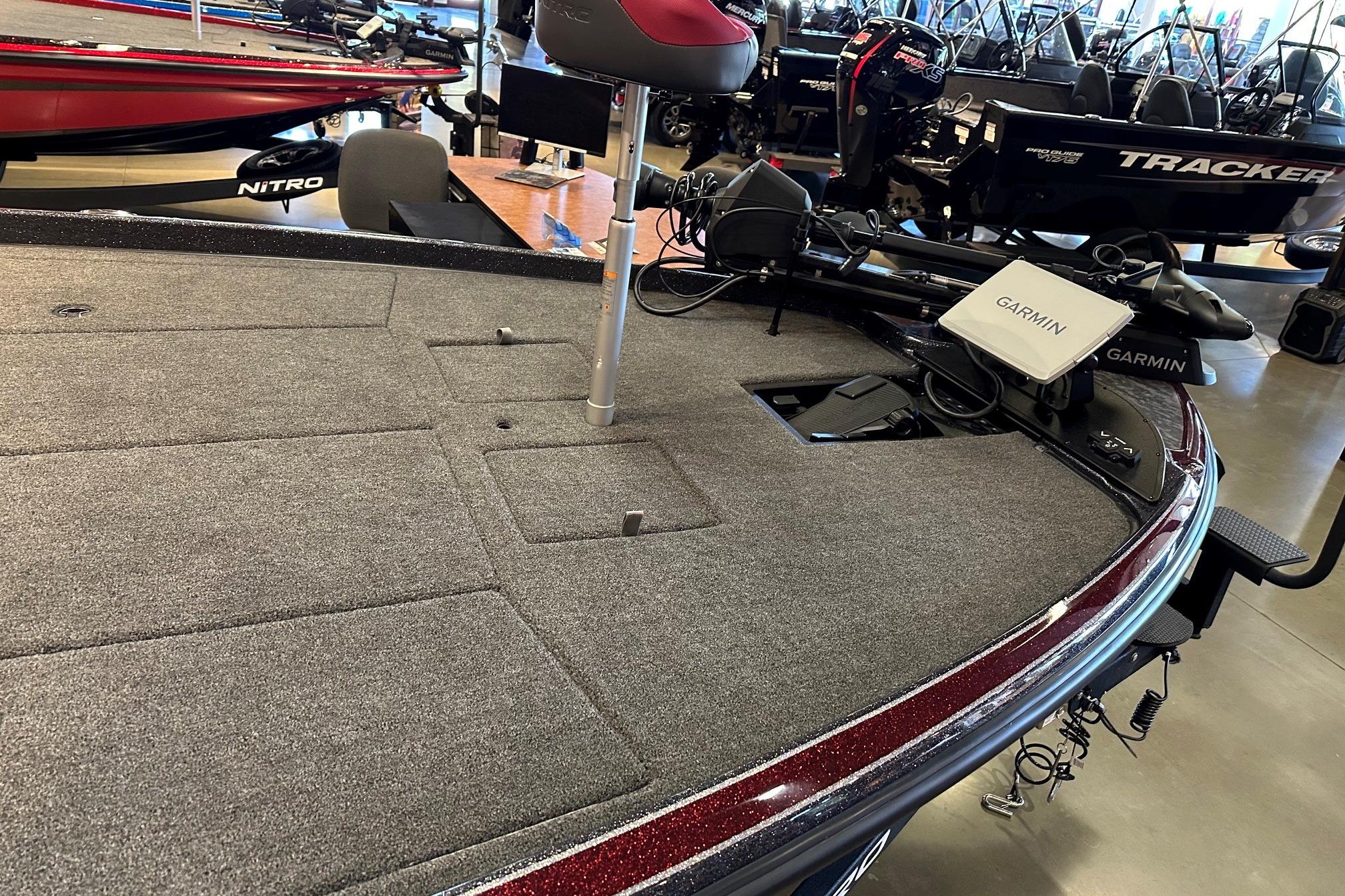 2026 Nitro Z21 XL Pro boat deck with Garmin electronics in showroom.
