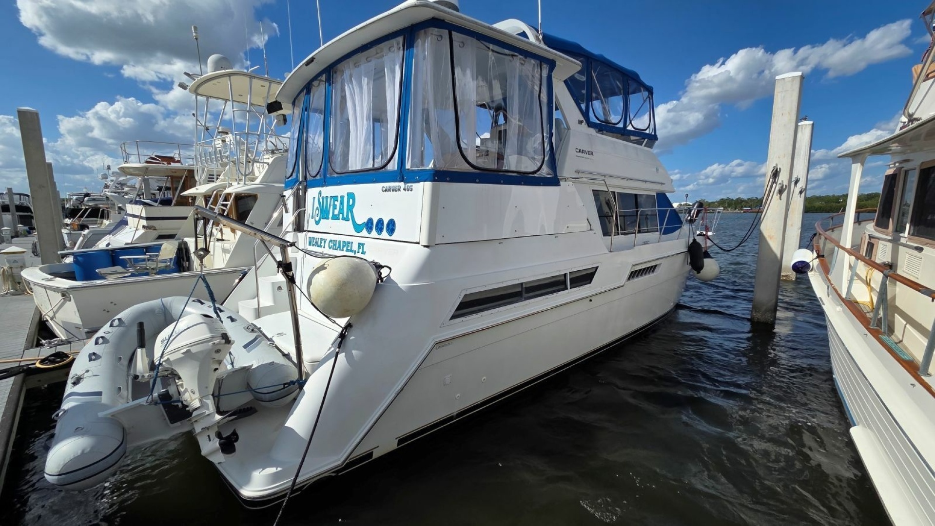 1998 Carver 405 Aft Cabin Motor Yacht - Image 3