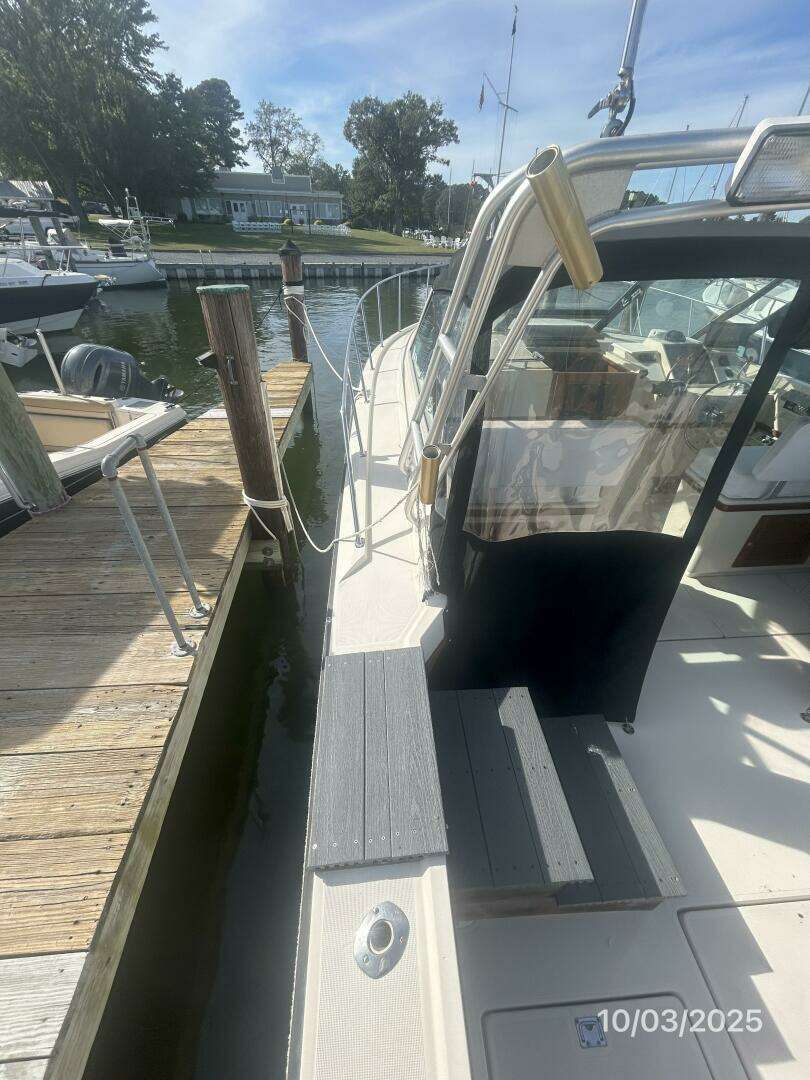 1985 Pursuit 3100 Open - Image 10