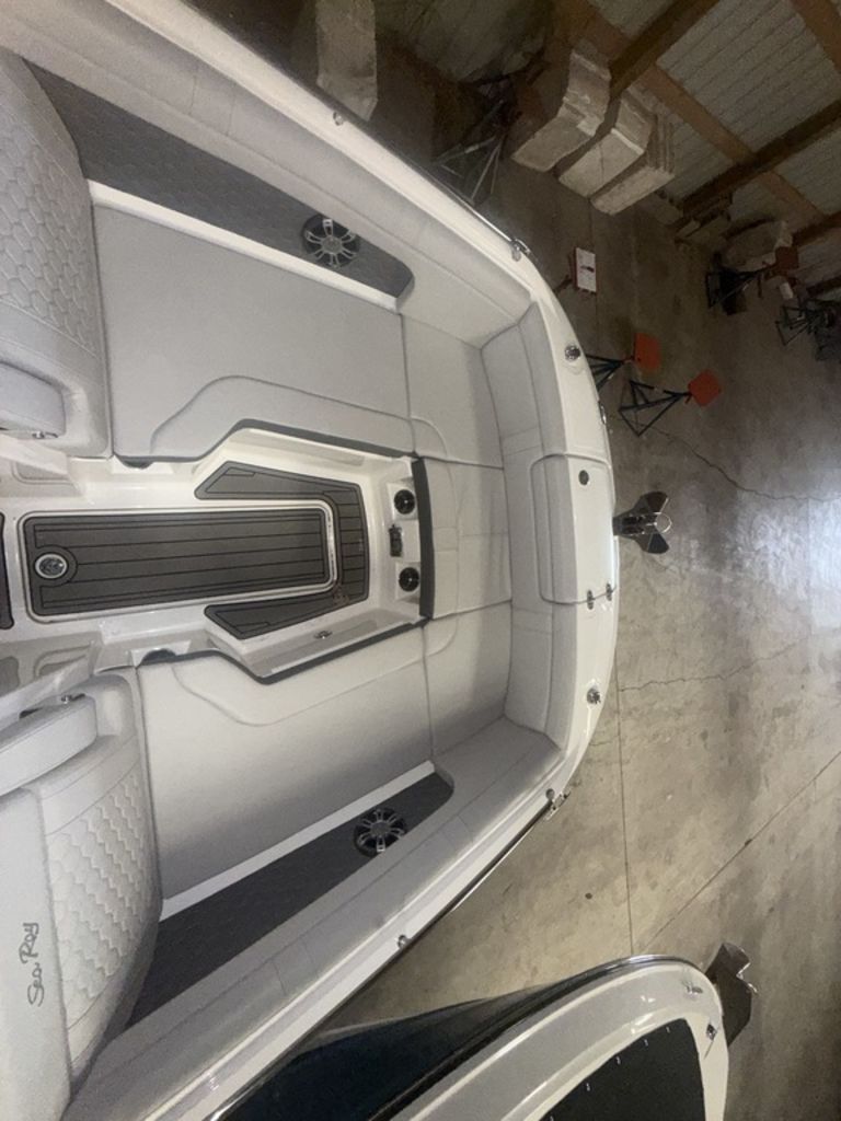 2025 Sea Ray SDX 290 - 8