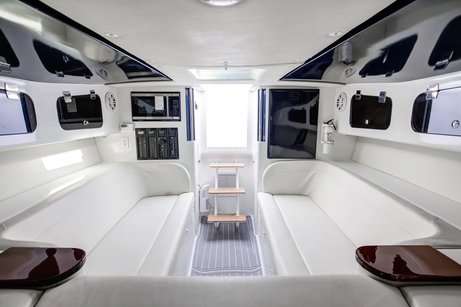 2018 Hann 53 - Image 11