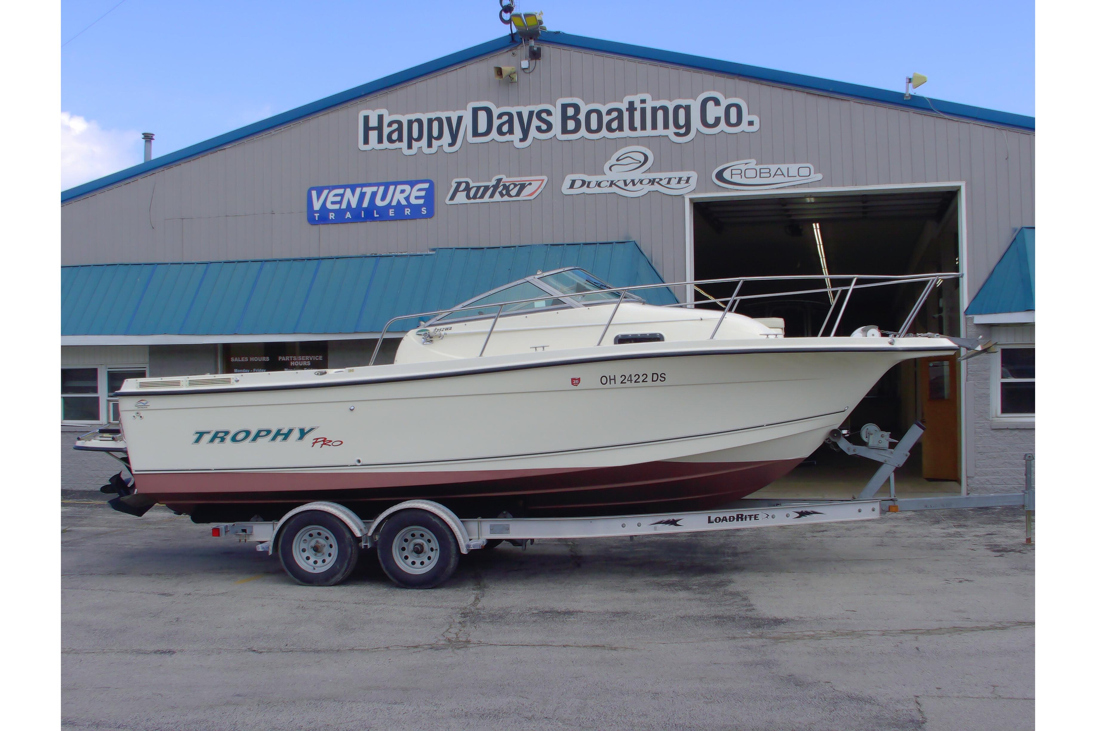 2004 Trophy 2352 Walkaround