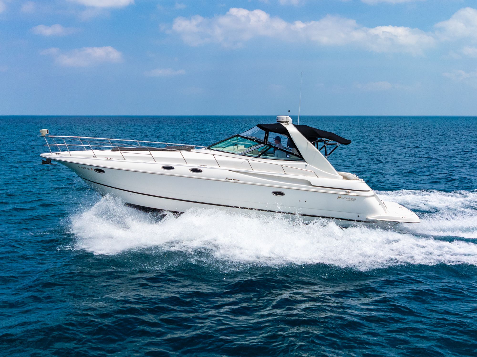 2000 Cruisers Yachts 3870 - 2