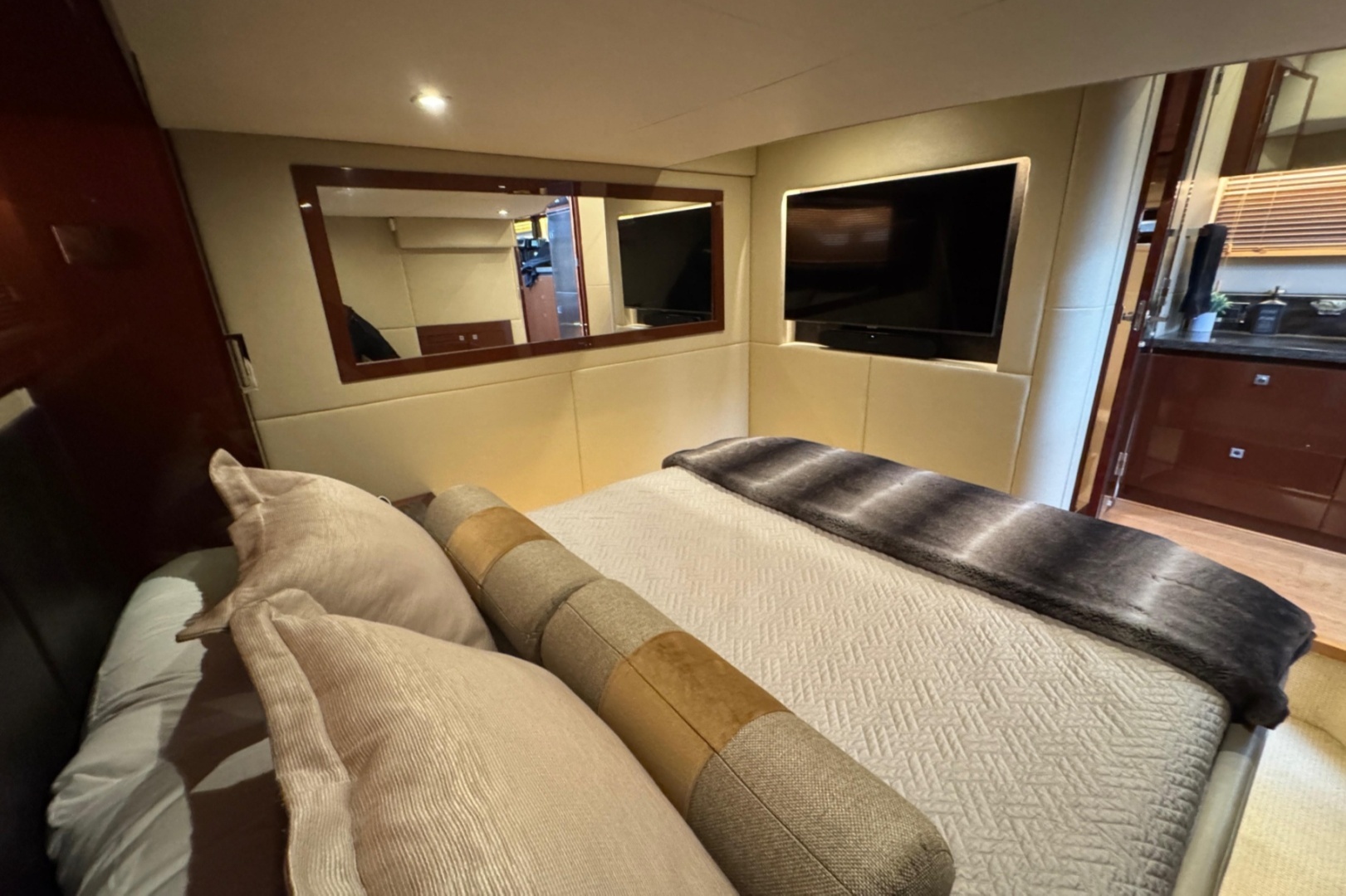 2015 Sea Ray Sundancer 510 - Image 54