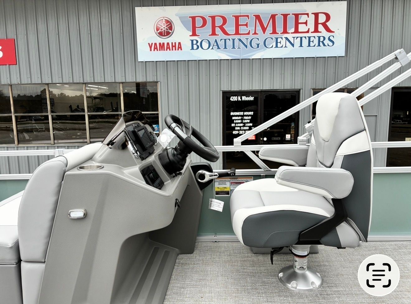 2026 Avalon Venture 85 Rear Fish - 21' - 12